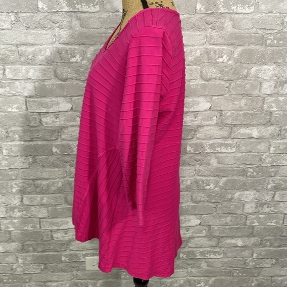 Soft surrounding Pink Textured Top - Picture 2 of 5